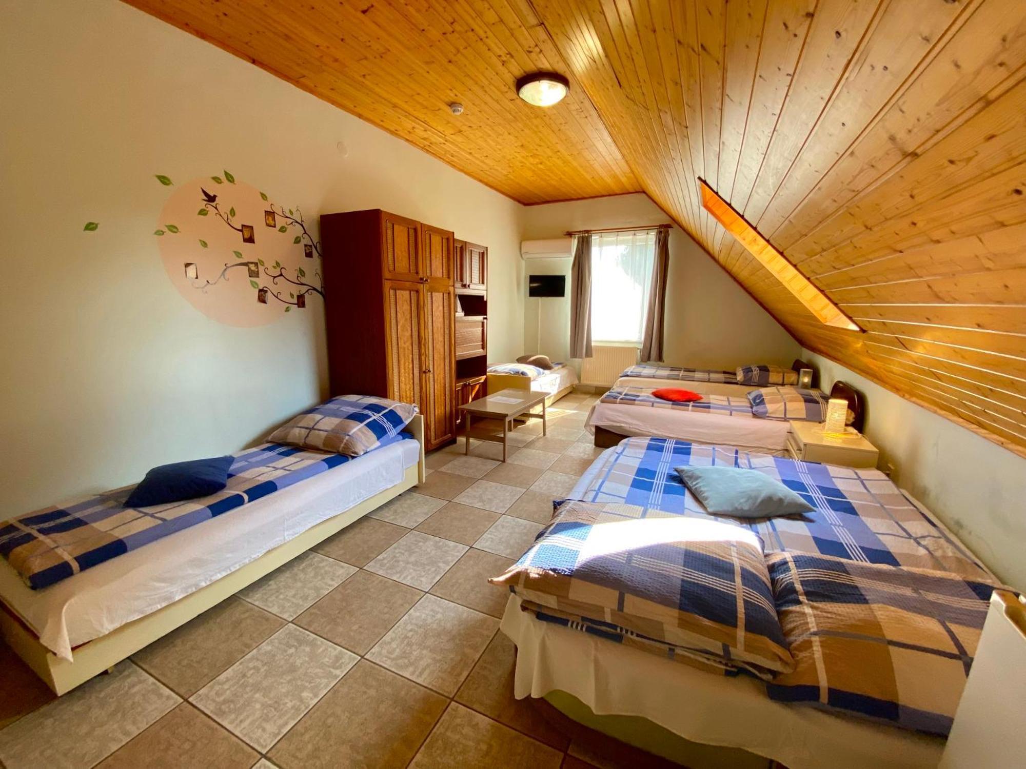 Goldschmiedt Vendeghaz Hotel Palkove ภายนอก รูปภาพ